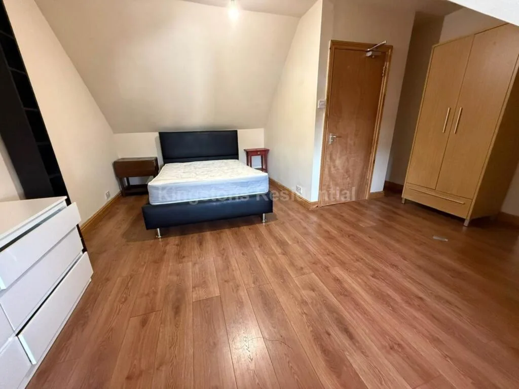 4 bedroom duplex for rent