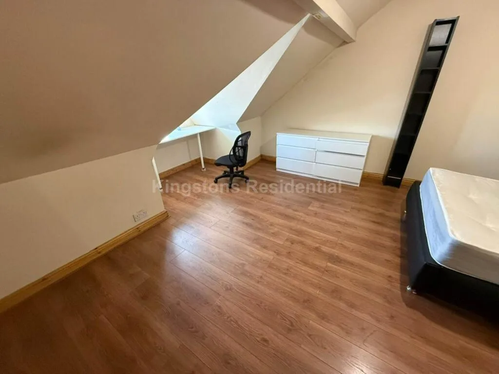 4 bedroom duplex for rent