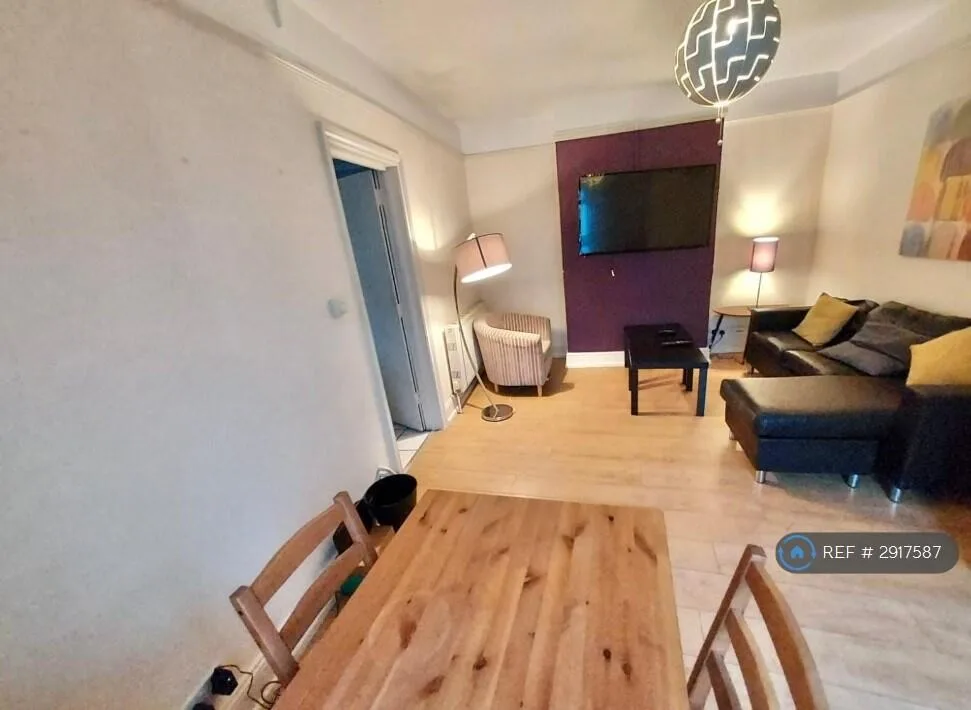 3 bedroom flat for rent