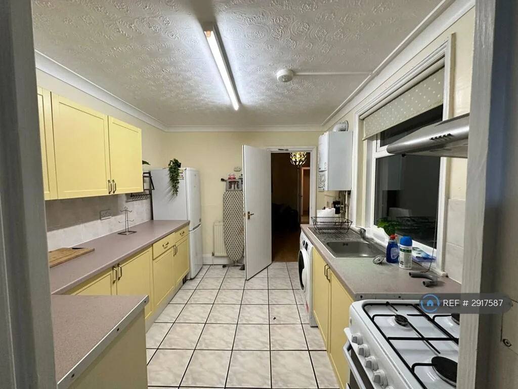 3 bedroom flat for rent