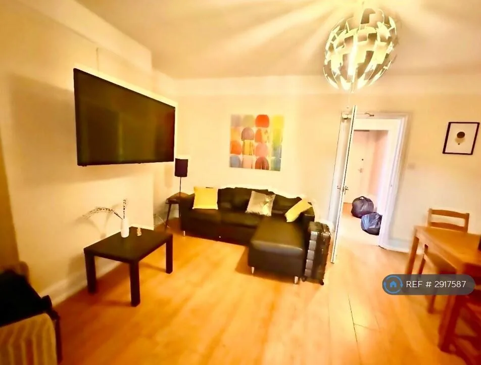 3 bedroom flat for rent