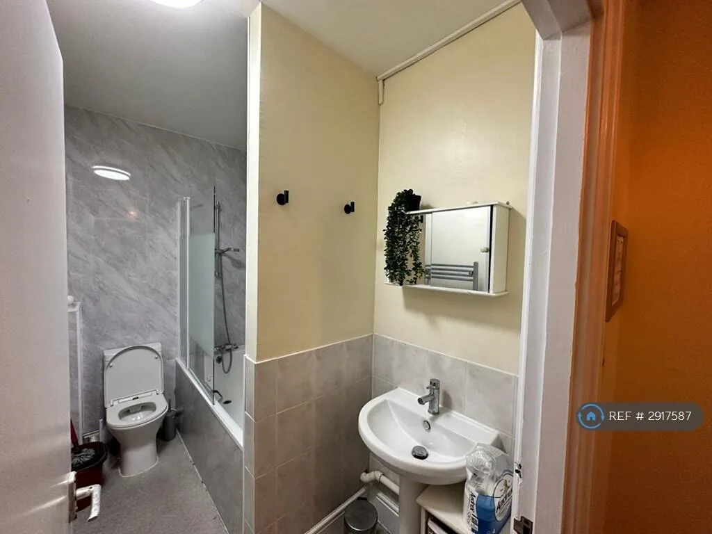 3 bedroom flat for rent