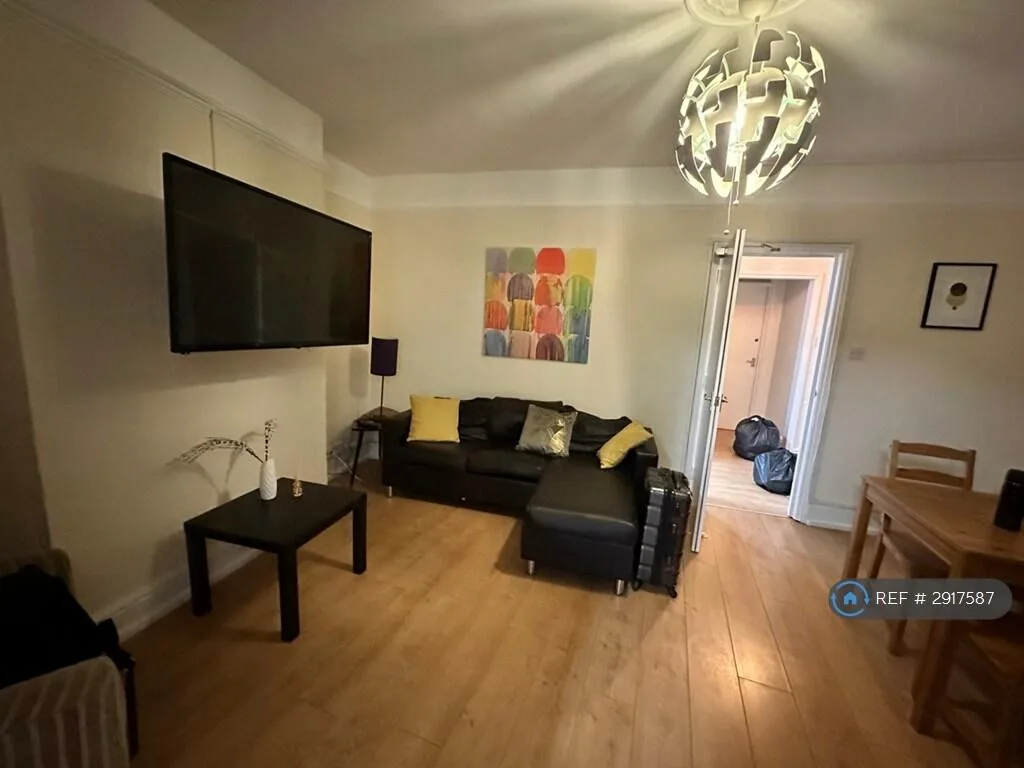 3 bedroom flat for rent