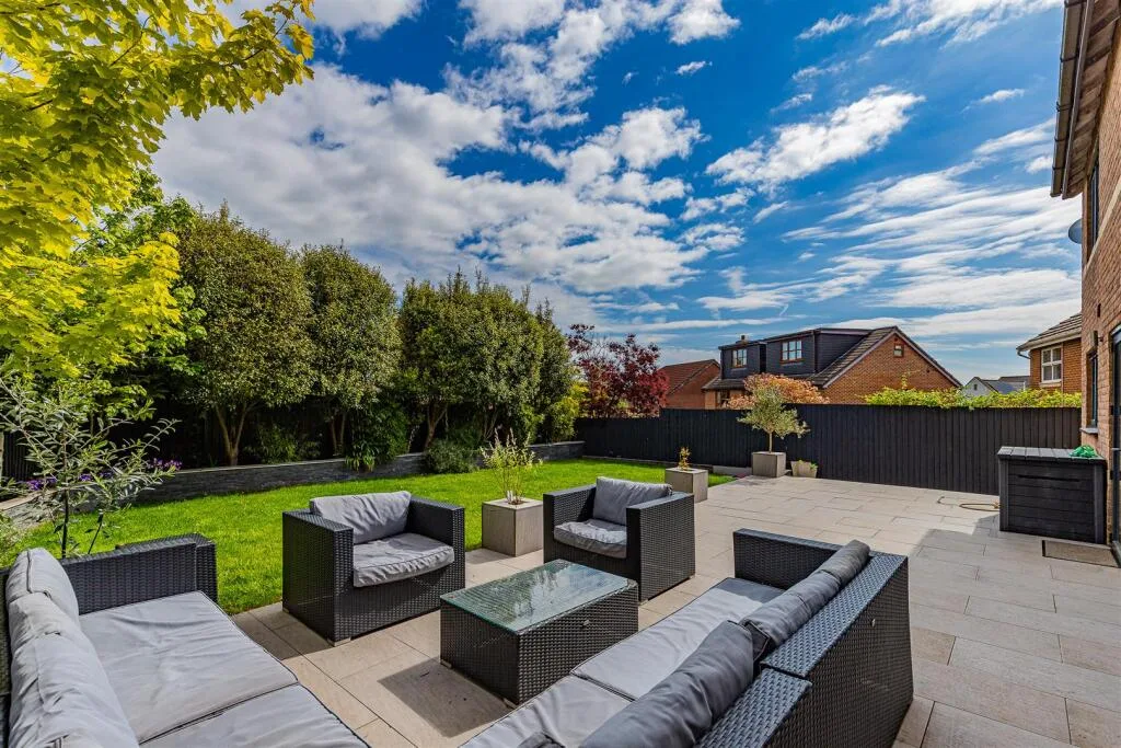 4 bedroom detached house for rent