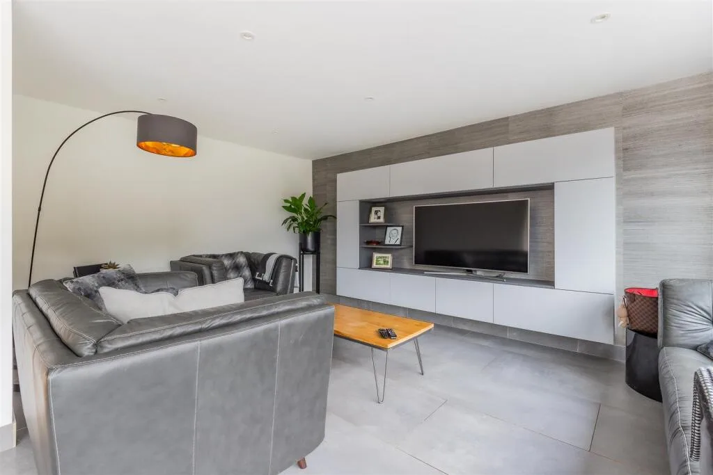 4 bedroom detached house for rent