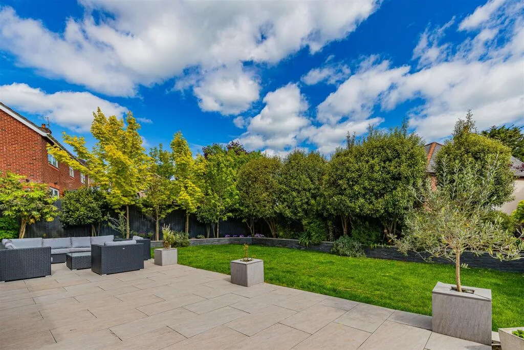 4 bedroom detached house for rent