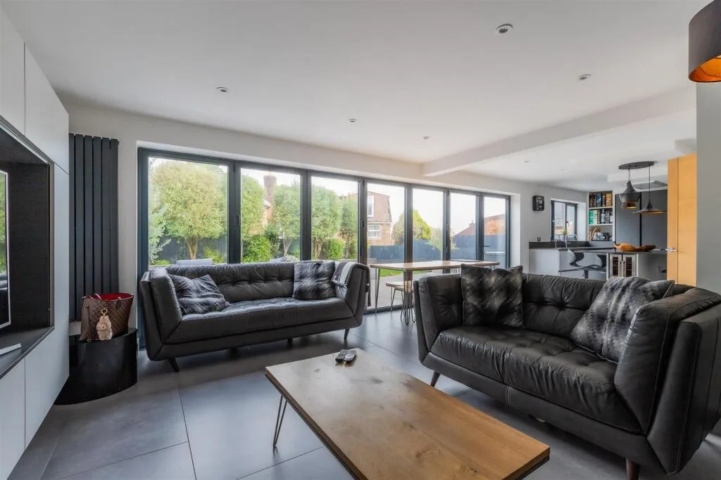 4 bedroom detached house for rent