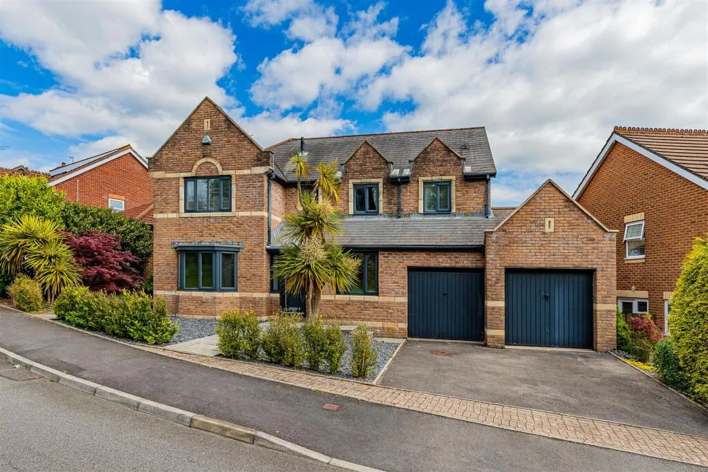 4 bedroom detached house for rent