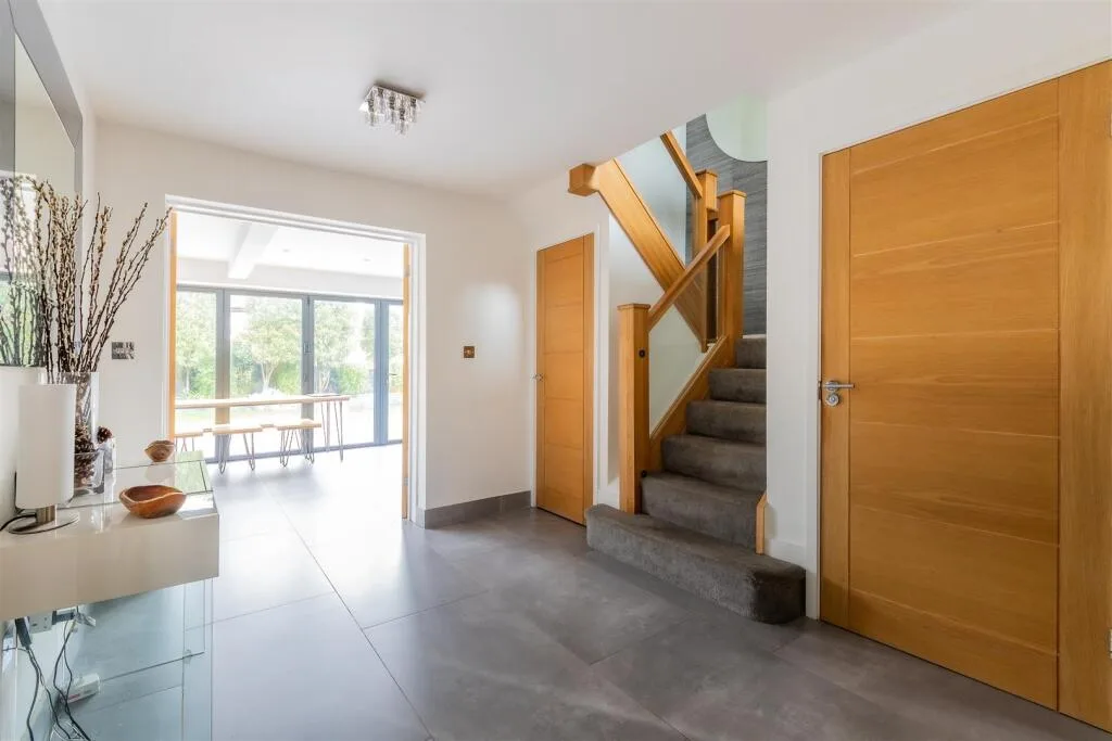 4 bedroom detached house for rent