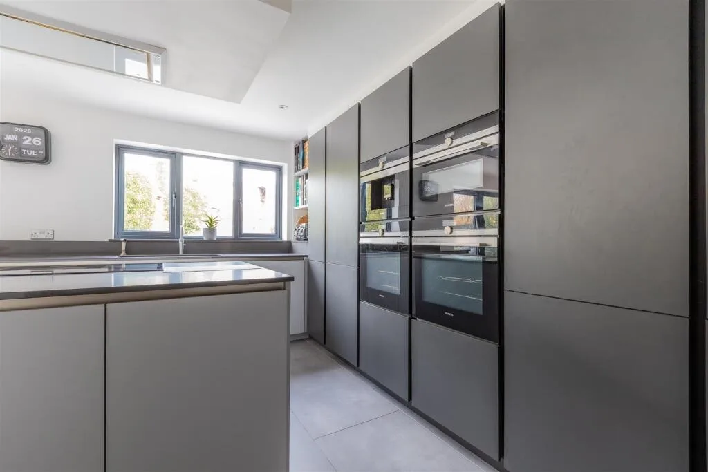 4 bedroom detached house for rent