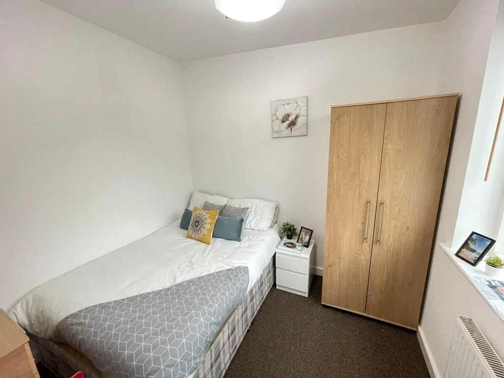 1 bedroom house share for rent
