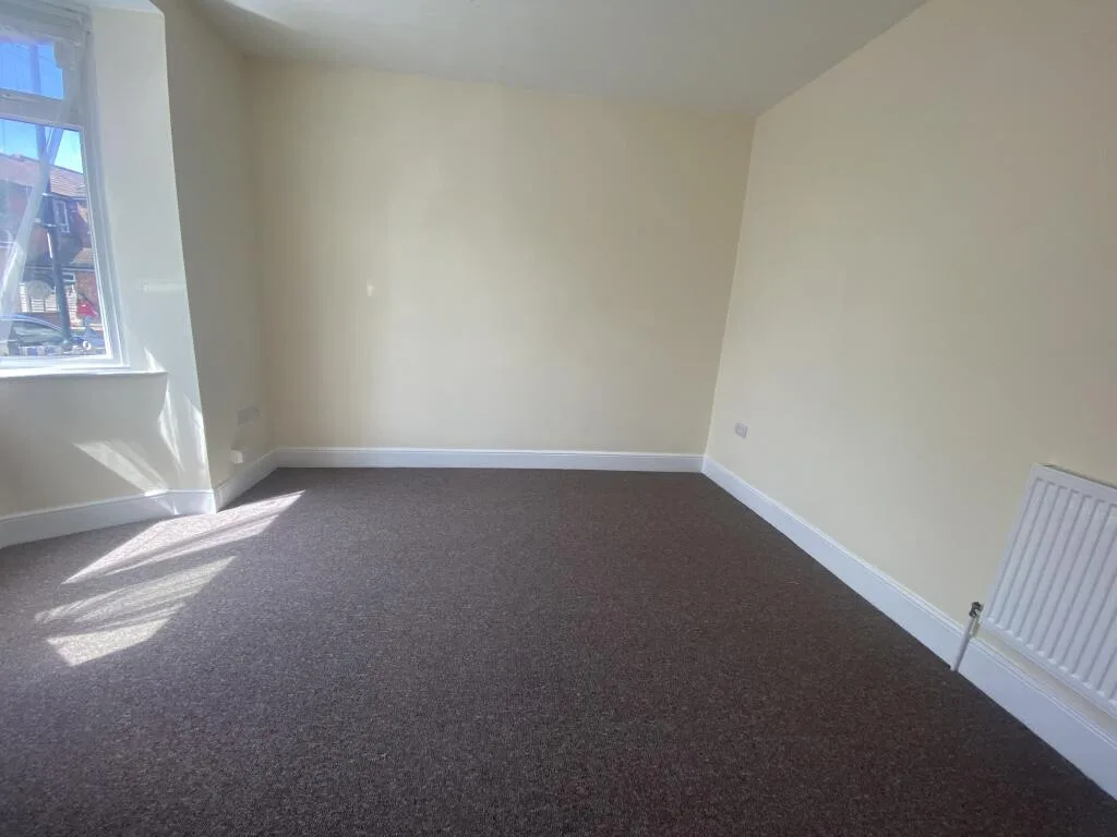 3 bedroom semi-detached house for rent