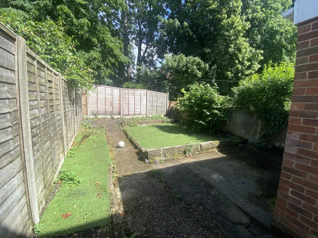 3 bedroom semi-detached house for rent