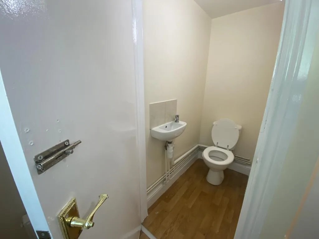 3 bedroom semi-detached house for rent