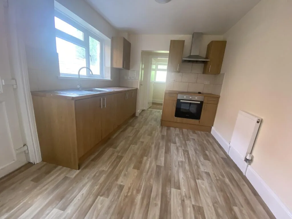 3 bedroom semi-detached house for rent