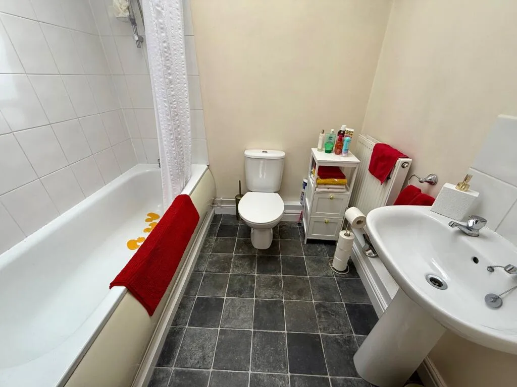 2 bedroom bungalow for rent