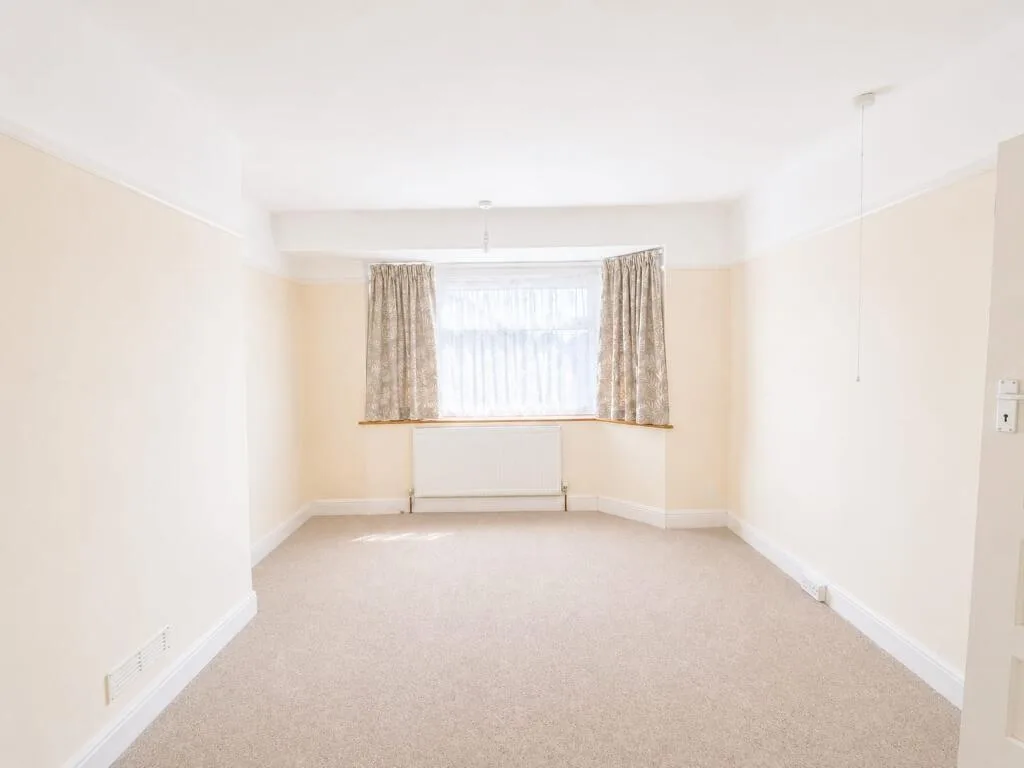3 bedroom semi-detached house for rent