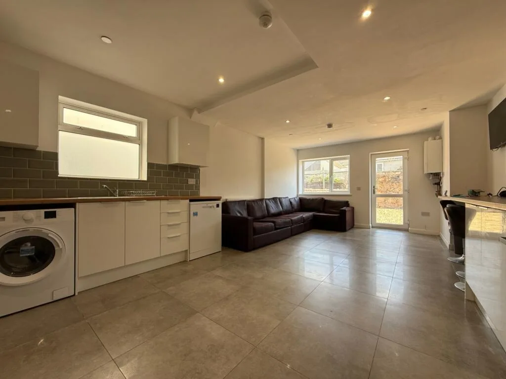 4 bedroom terraced house for rent