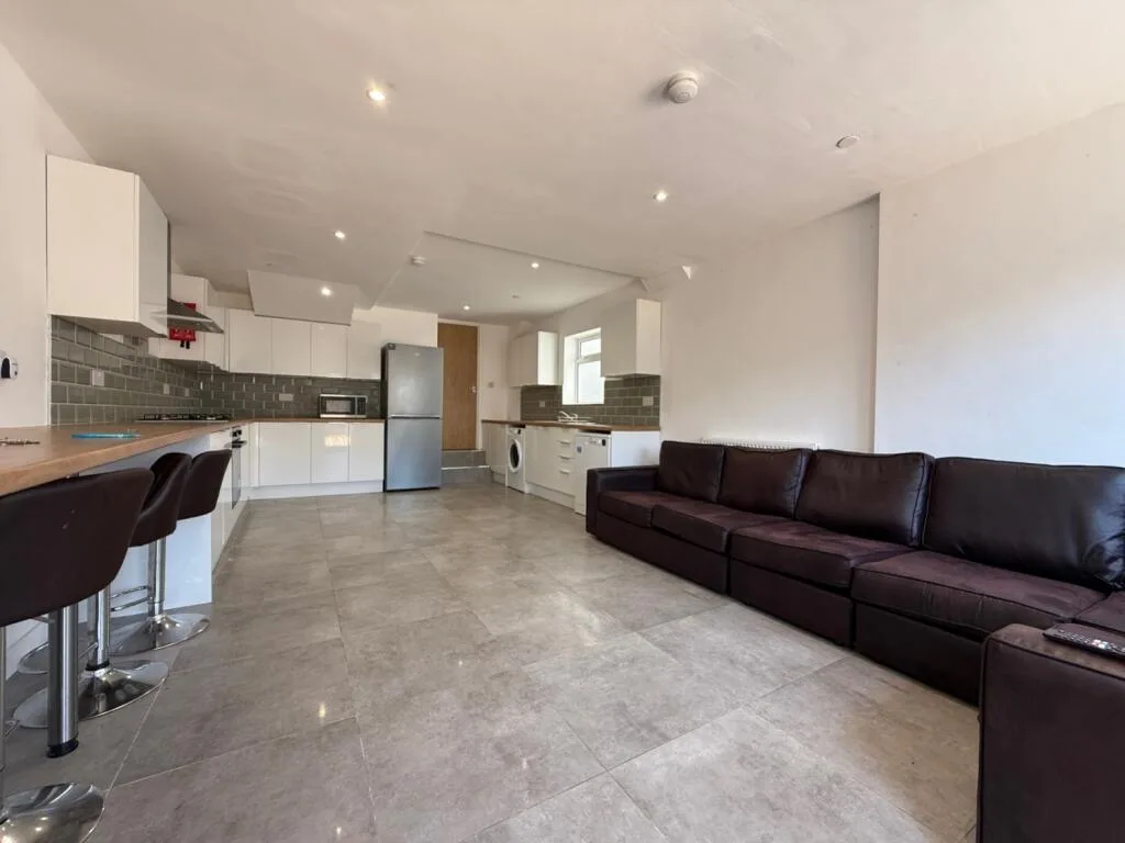 4 bedroom terraced house for rent