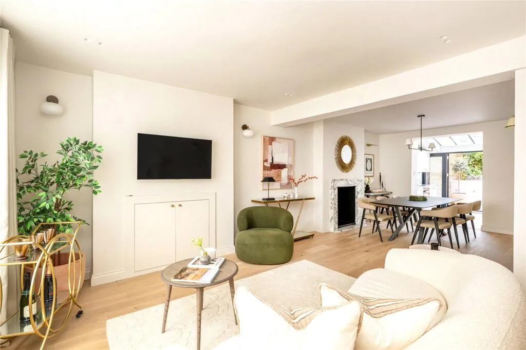 2 bedroom duplex for rent