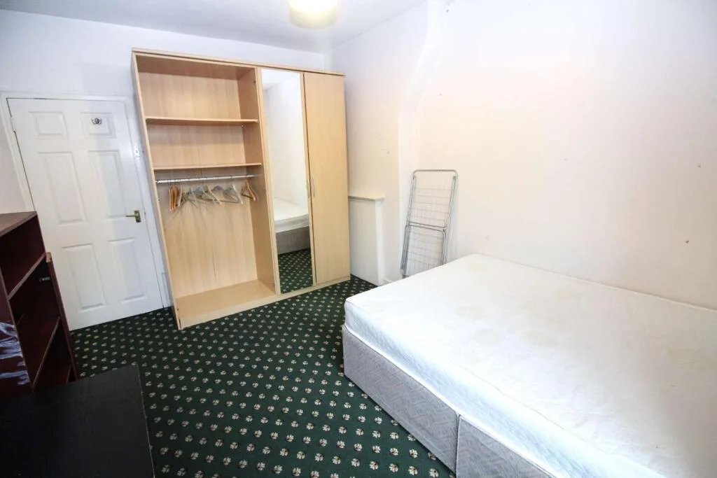 4 bedroom flat for rent
