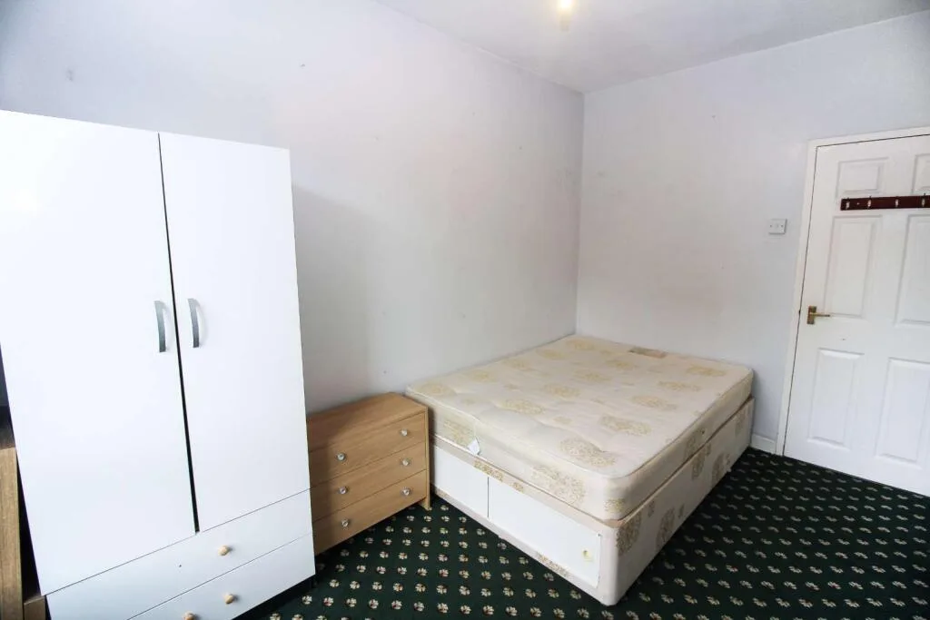 4 bedroom flat for rent