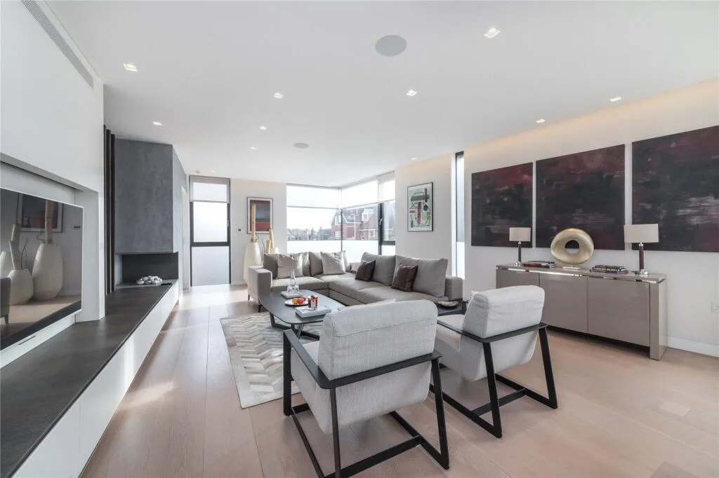 4 bedroom semi-detached house for rent