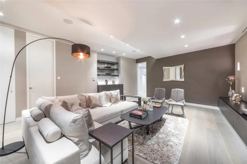 4 bedroom semi-detached house for rent