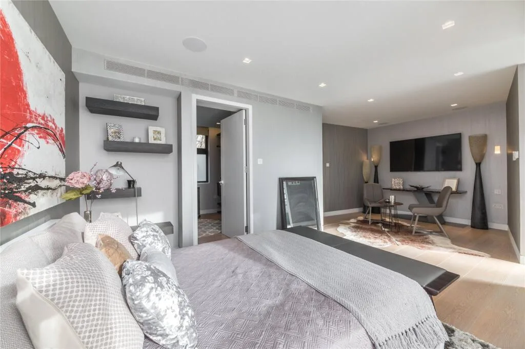 4 bedroom semi-detached house for rent