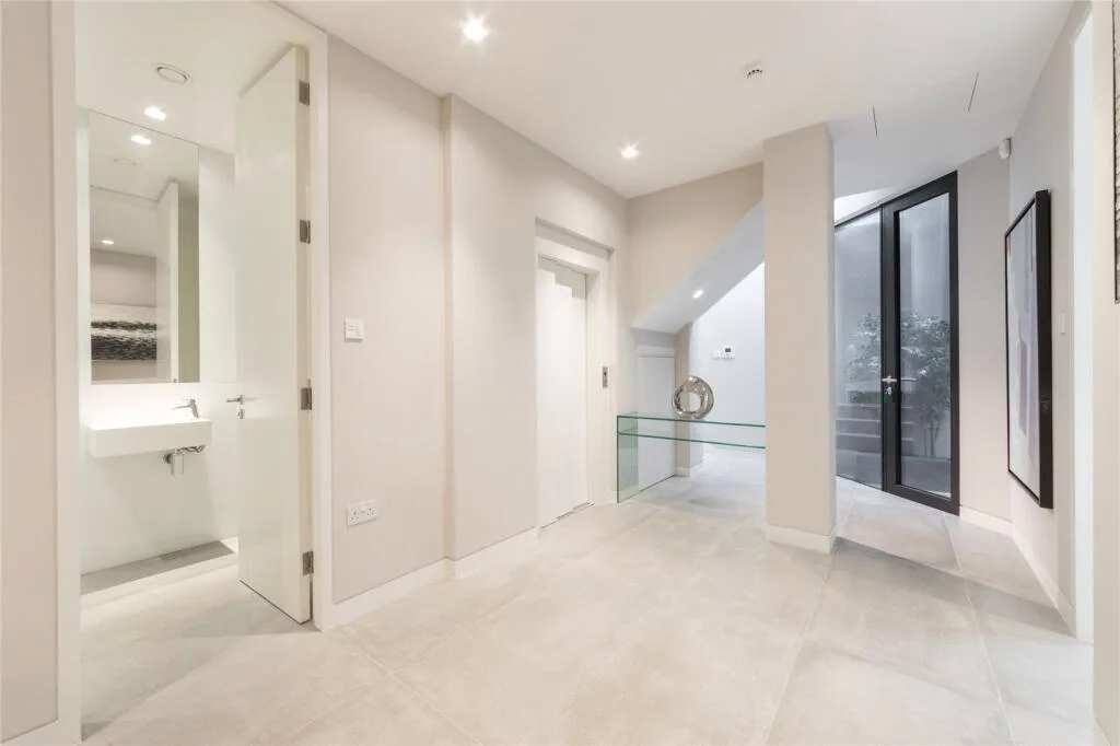 4 bedroom semi-detached house for rent