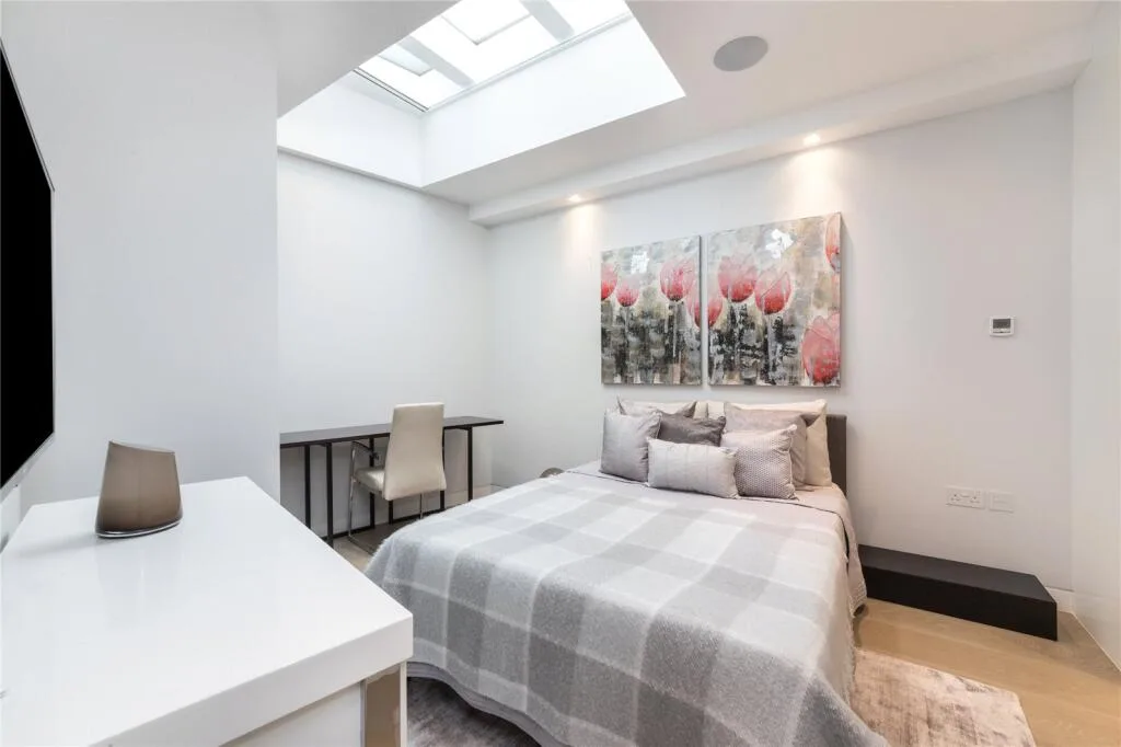 4 bedroom semi-detached house for rent