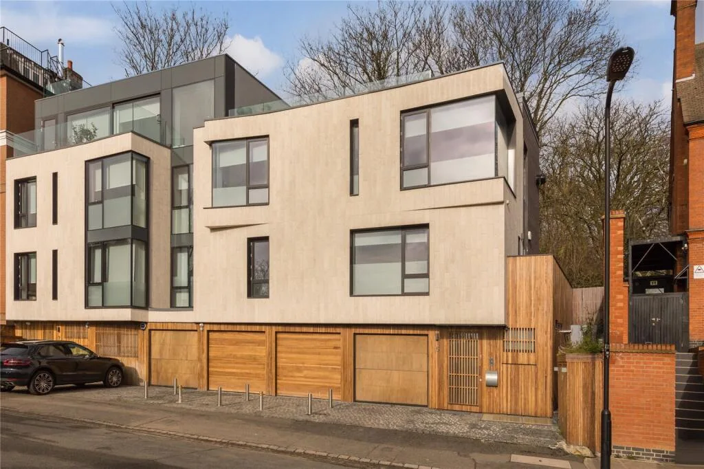 4 bedroom semi-detached house for rent