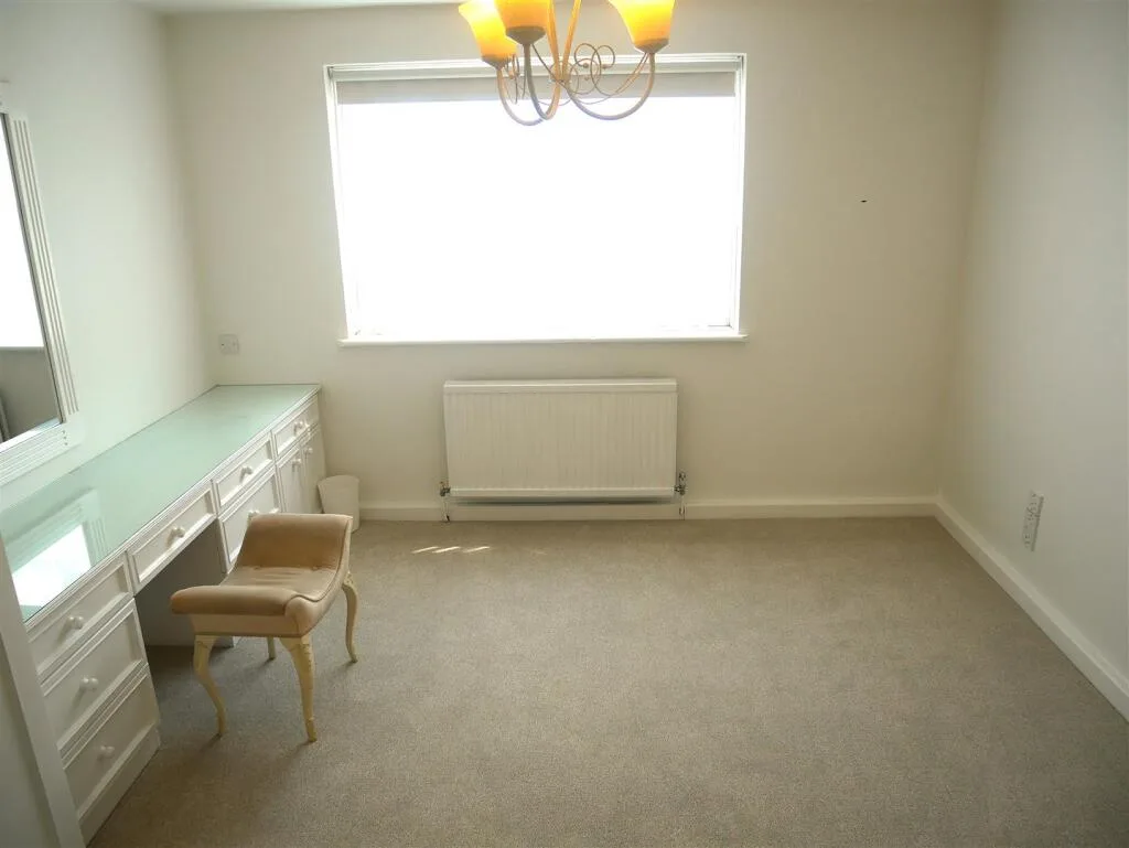 2 bedroom maisonette for rent