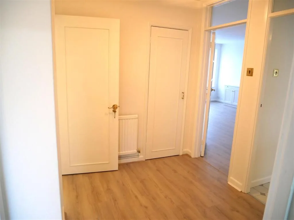2 bedroom maisonette for rent