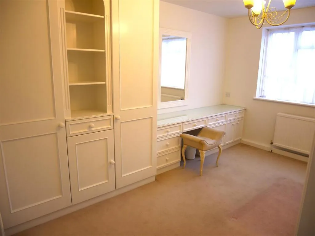 2 bedroom maisonette for rent
