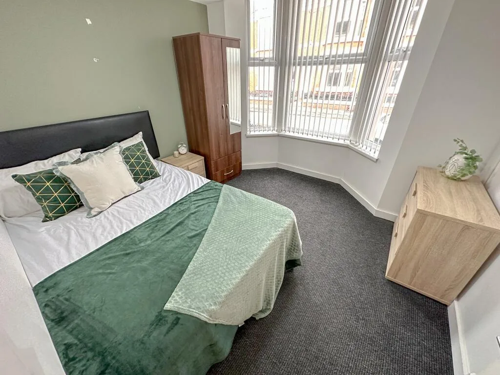 5 bedroom house for rent