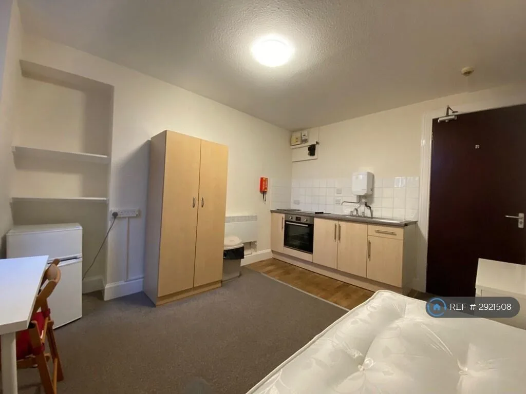 1 bedroom flat share for rent