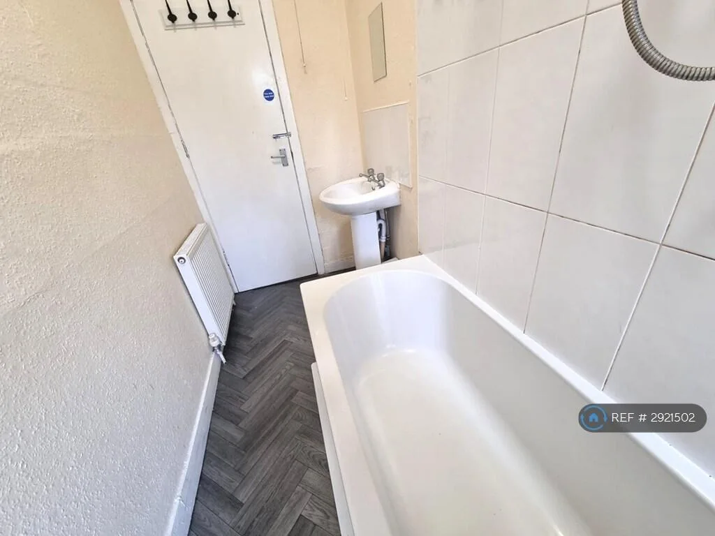 4 bedroom flat for rent