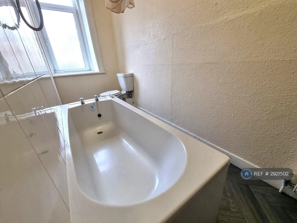 4 bedroom flat for rent