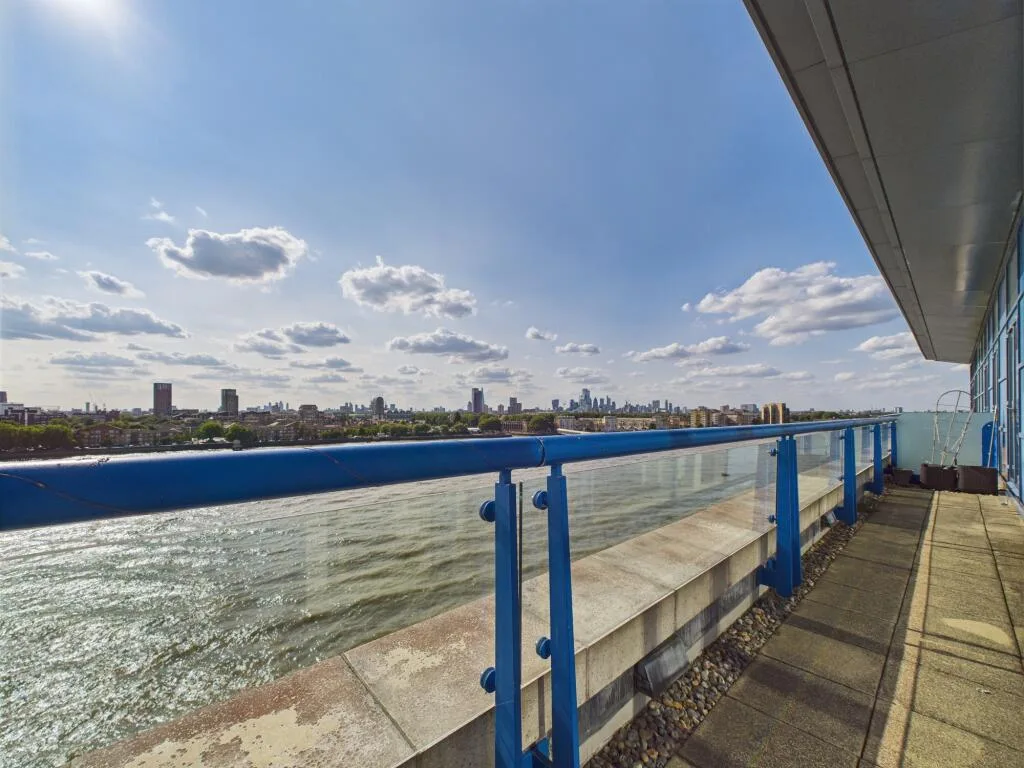 2 bedroom penthouse for rent