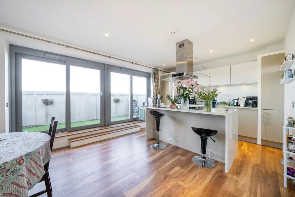 3 bedroom flat for rent