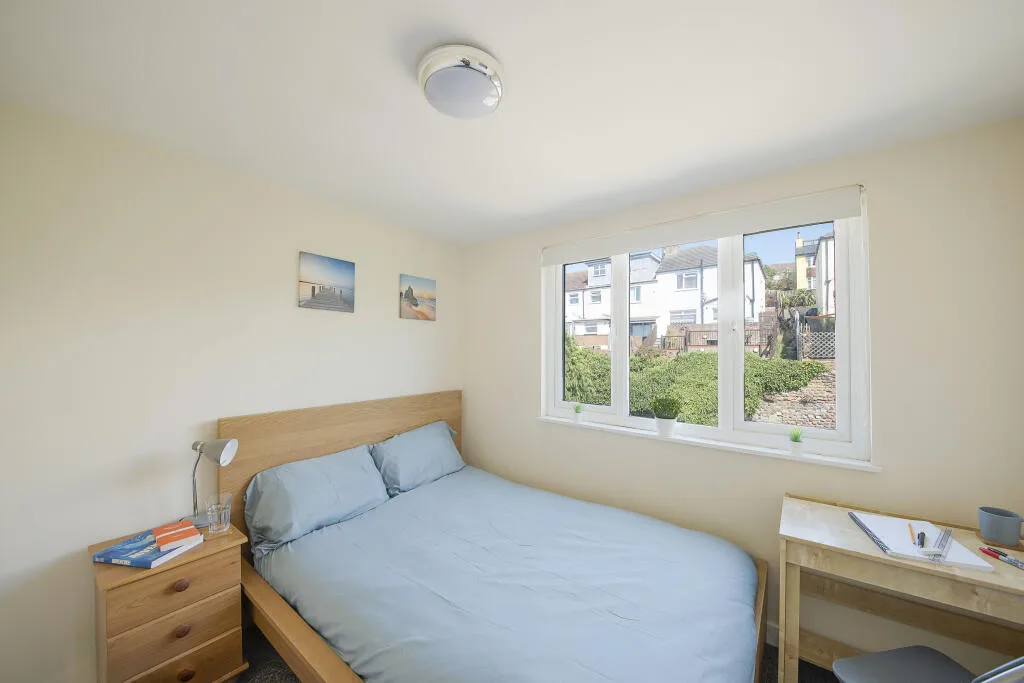 6 bedroom house for rent