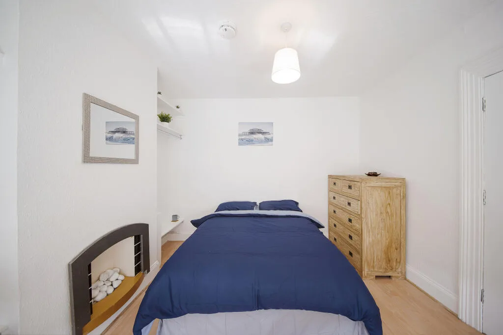 6 bedroom house for rent