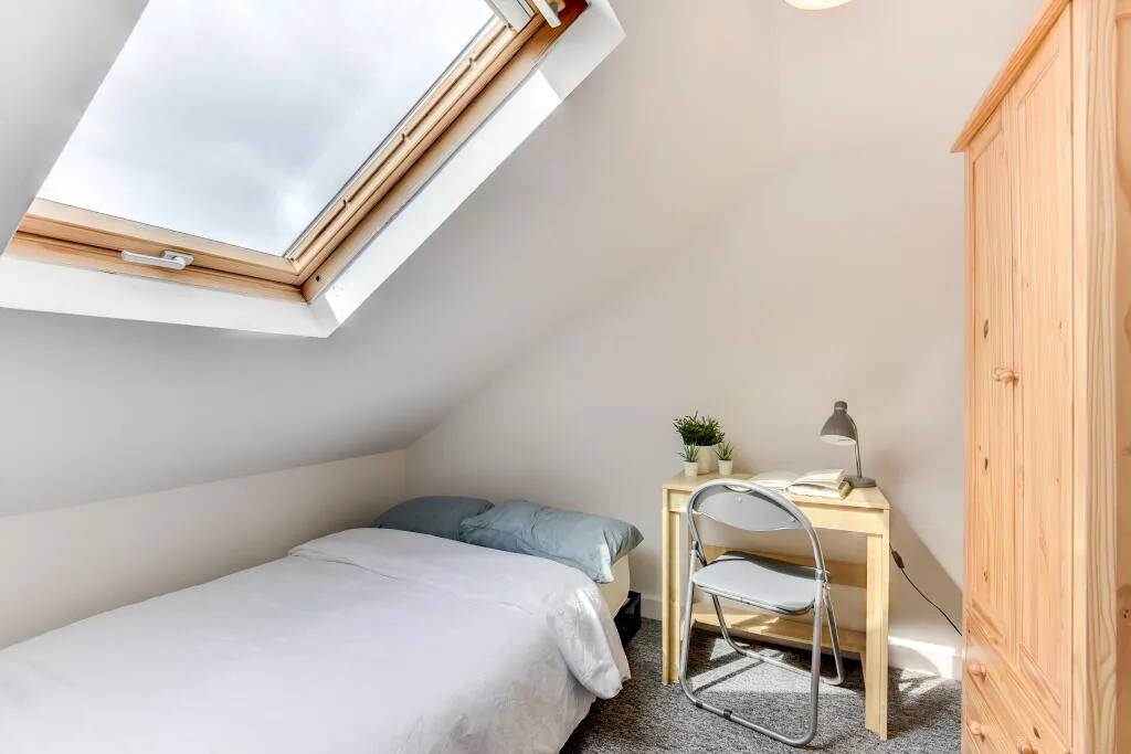 6 bedroom house for rent