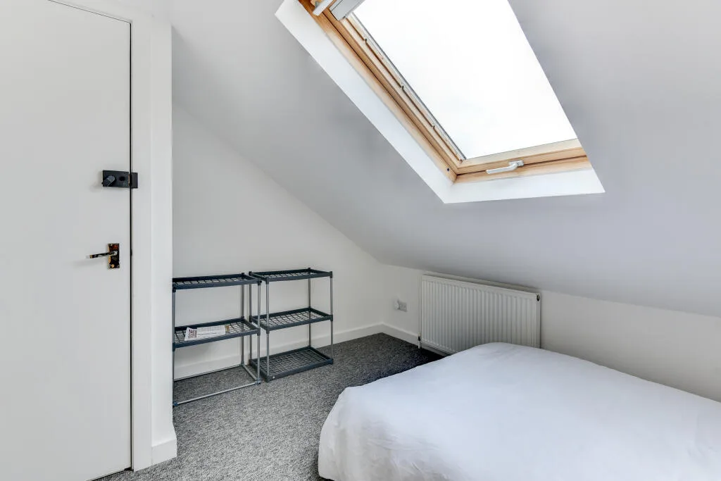 6 bedroom house for rent