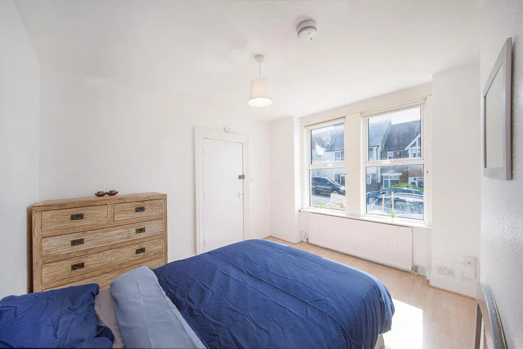 6 bedroom house for rent