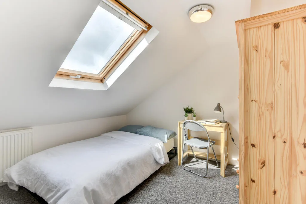 6 bedroom house for rent