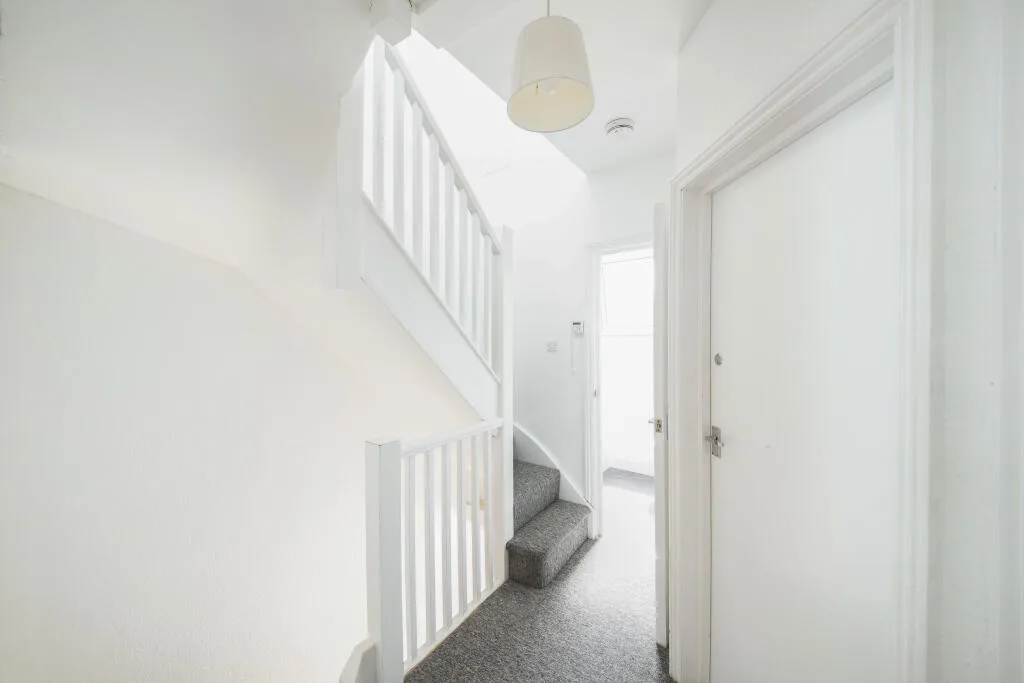 6 bedroom house for rent
