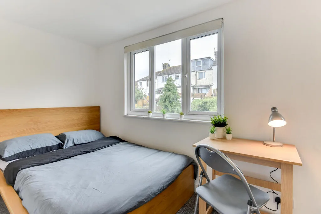 6 bedroom house for rent