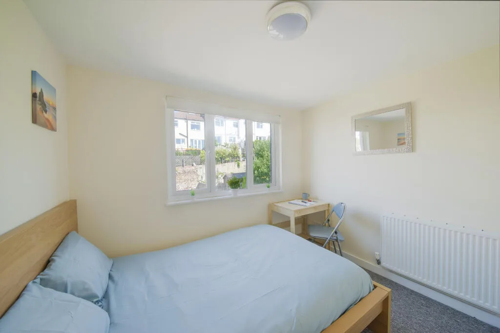 6 bedroom house for rent